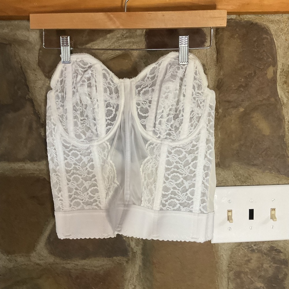 Elegant White Vintage Lace Bustier